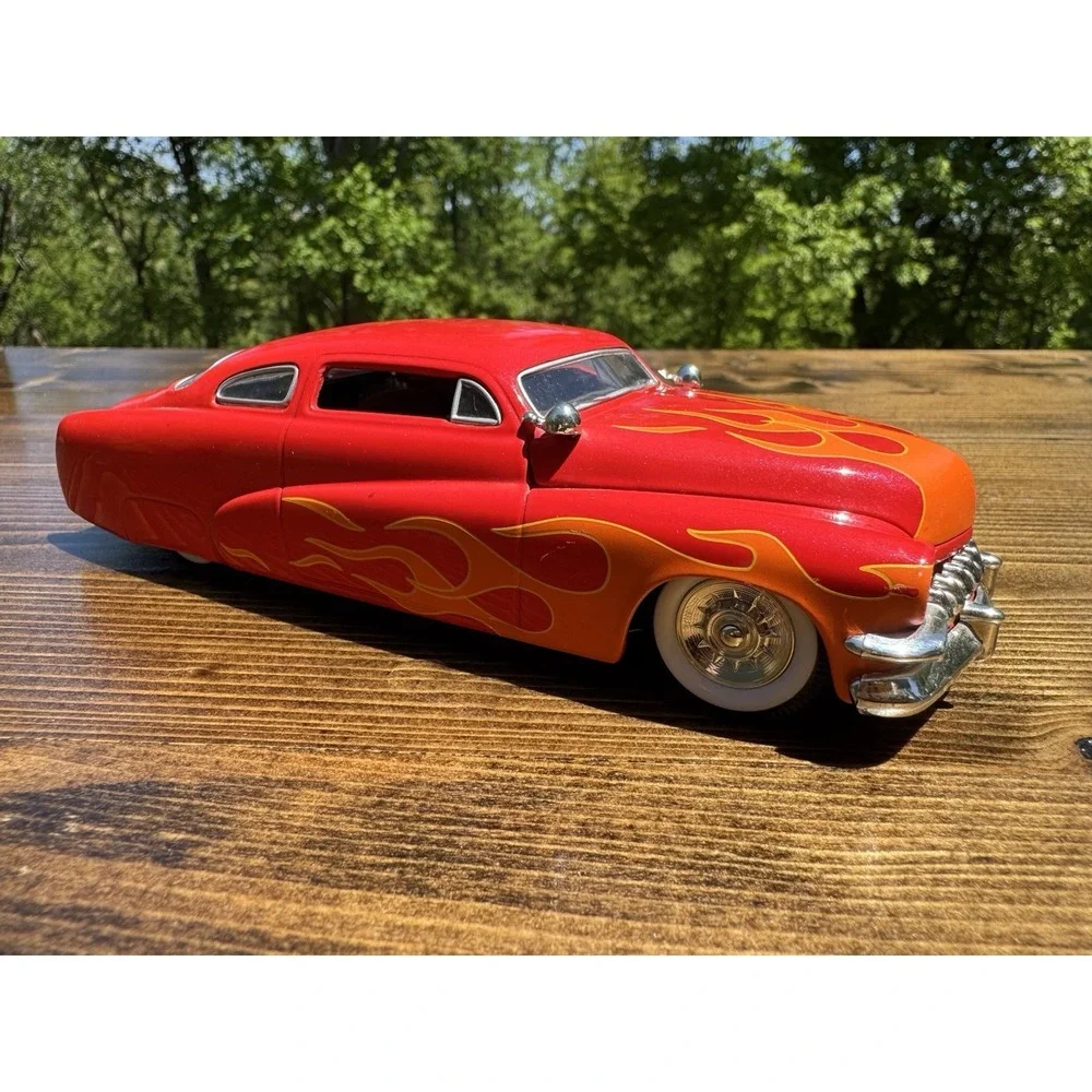 1949 Custom Mercury 1:24 Diecast Model Car Mac‎ Tools Numbered #0005 Red Flames